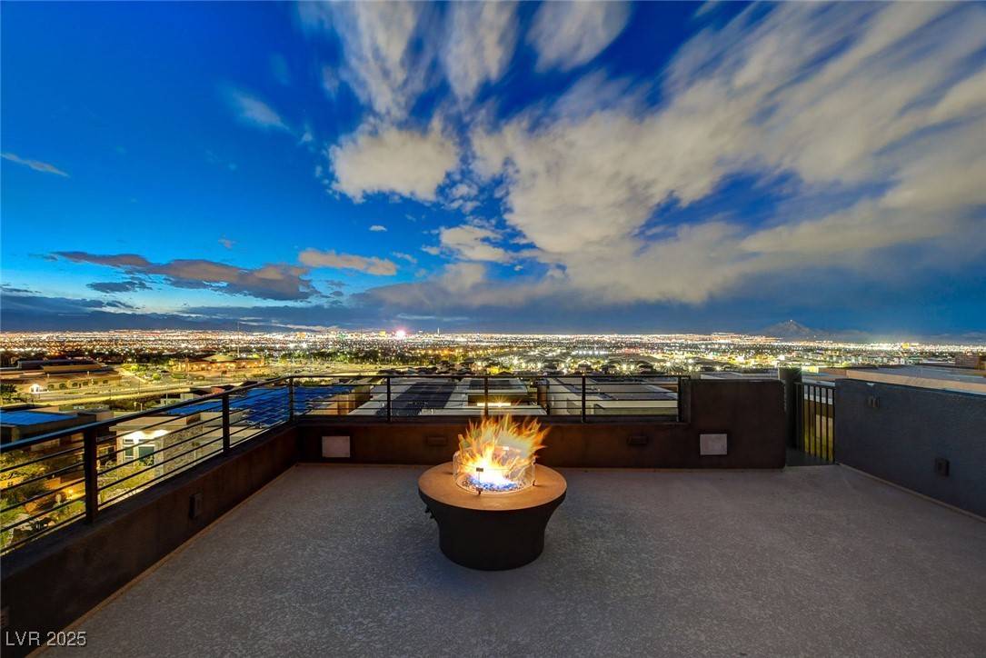 THENITROGROUPLV's tweet photo. 🏡OPEN HOUSE 02-15-25 SATURDAY 11AM-4PM 🌆
2272 Horizon Light Ct, Henderson, NV 89052 THE CANYONS
6 BED 5 BATH 5 CAR-POOL/SPA-GYM-CASITA-WOW VIEWS
💯 CALL SCOTT JONES 702-300-7494 ✍️.🔥🏋️🏝️🌌
Take a look at this awesome space: https://t.co/lpn0pQkvZS https://t.co/mwWpKKBp6G