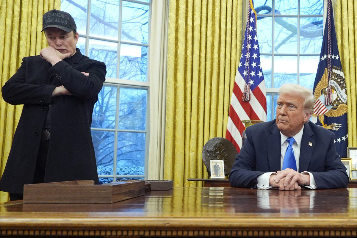 White House bars AP reporter from Oval Office because of AP style policy on 'Gulf of America' apnews.com/article/trump-…