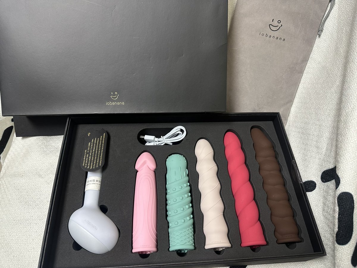 翻出了2018年的玩具………压箱底的产品哈哈哈，现在看看还挺有意思，就是硅胶太硬了 https://t.co/UslBBKBsfb