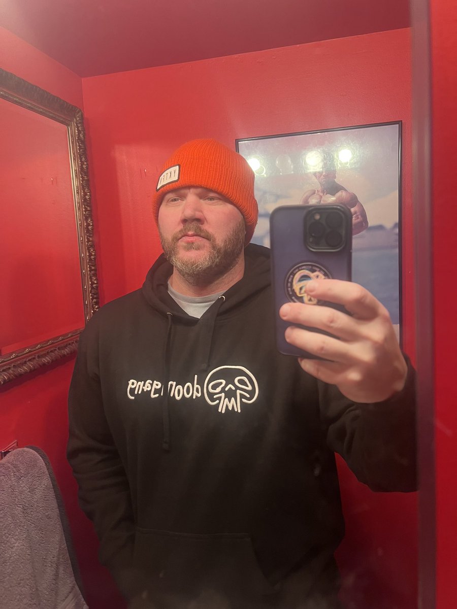 I’ve always been a fan of his quality merch from NFT projects and artists.  I’ve never been a big clothing shopper and it’s also nice to get a little help. 

<a href="/BeanieGangg/">BeanieGang</a> @GuttCatGang <a href="/desultor/">desultor 💀</a>