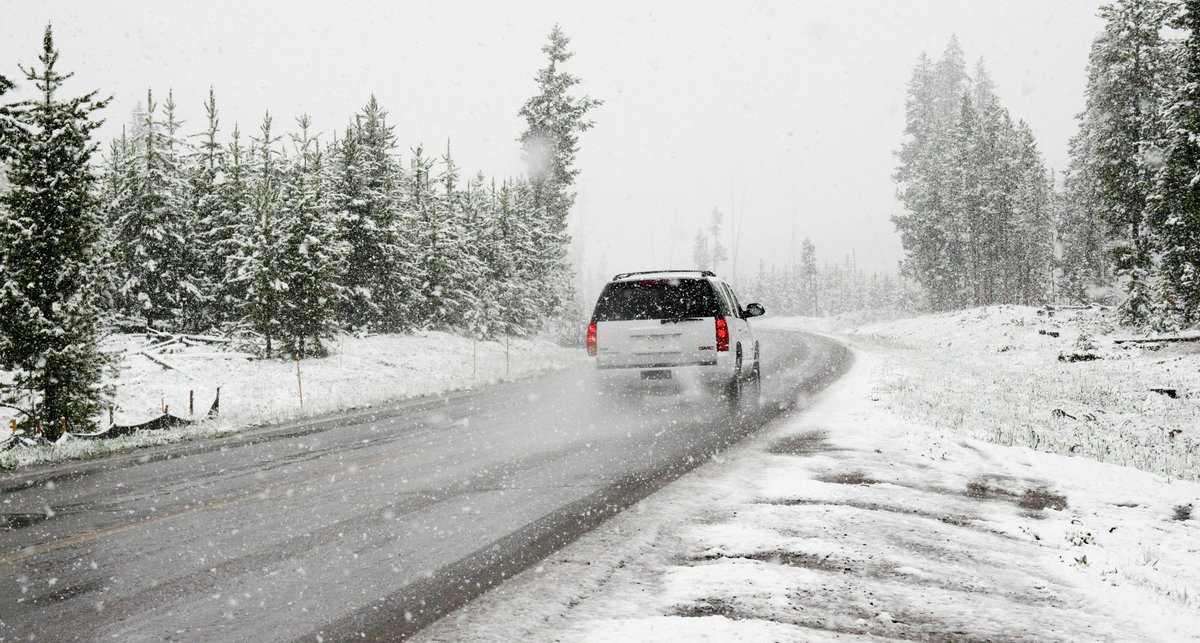 Partsmojo's tweet photo. Extreme cold in Canada? Protect your car NOW!

✔️ Plug in a block heater below -15°C
✔️ Test your battery—cold weakens it!
✔️ Use winter tires for better grip
✔️ Apply silicone spray to prevent frozen doors
✔️ Keep fluids topped up to avoid freezing
#WinterCarCare #CanadaWinter https://t.co/1xkypixTNo