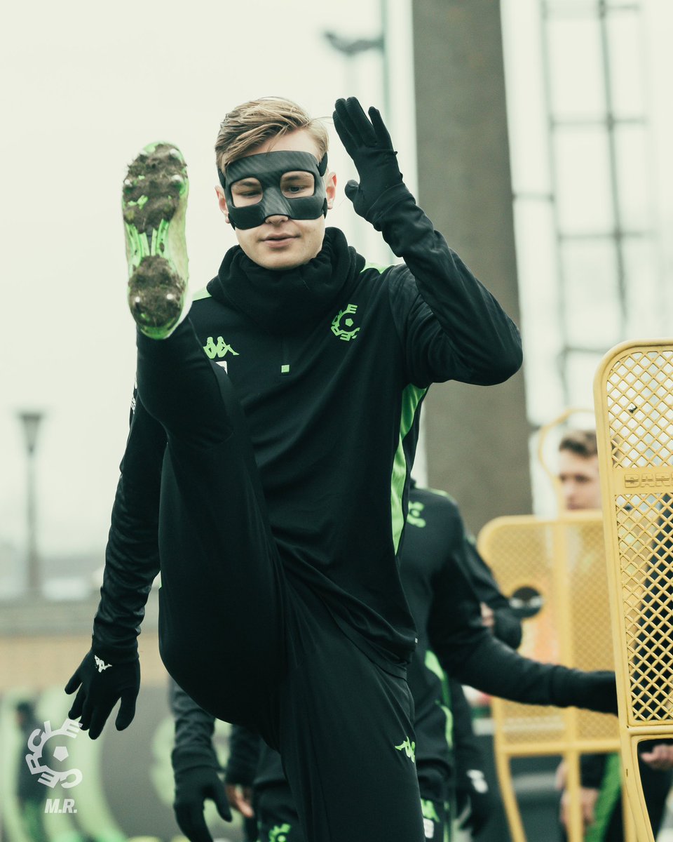 ChrisRavych's tweet photo. Winning team💚🖤 https://t.co/F7HJXBtUoi