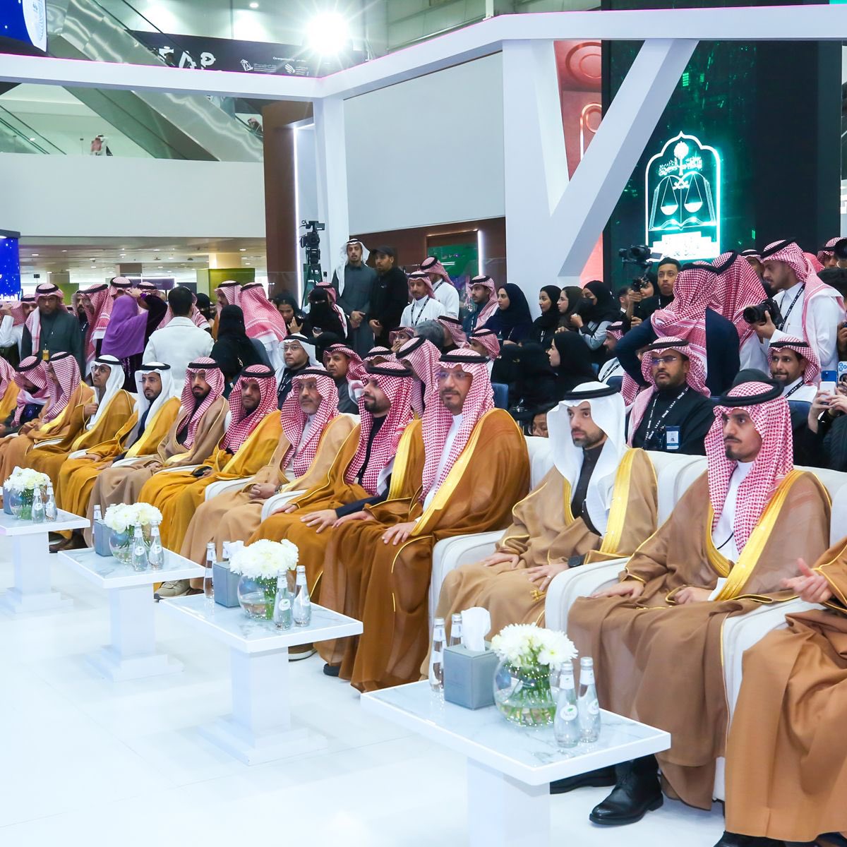 ماجد الفياض (@malfayyadh) on Twitter photo سُعدت بالمشاركة في جلسات اليوم الختامي في #ليب25، وحضور تكريم أخي معالي محافظ هيئة الحكومة الرقمية <a href="/ahmedalsuwaiyan/">أحمد الصويان - Ahmed Alsuwaiyan</a>، لـ #التخصصي وتتويجه ضمن أفضل 20 جهة حكومية في مؤشر #جاهزية_تبني_التقنيات_الناشئة لعام 2025.
في التخصصي نرى دور فعال للتقنية، ونسخرها لخدمة الانسان. سُعدت بالمشاركة في جلسات اليوم الختامي في #ليب25، وحضور تكريم أخي معالي محافظ هيئة الحكومة الرقمية <a href="/ahmedalsuwaiyan/">أحمد الصويان - Ahmed Alsuwaiyan</a>، لـ #التخصصي وتتويجه ضمن أفضل 20 جهة حكومية في مؤشر #جاهزية_تبني_التقنيات_الناشئة لعام 2025.
في التخصصي نرى دور فعال للتقنية، ونسخرها لخدمة الانسان.