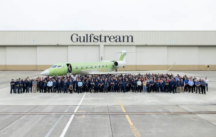 Final Gulfstream G650ER is completed .. the new G800 currently in certification phase is the G650 successor  ..