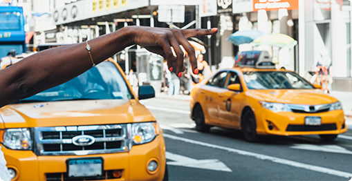 nyctaxi's tweet photo. #TLCTips: Need a way to get away? Taxi trips between Manhattan and JFK are a flat fare (plus fees and tip). Learn more about what a yellow or green taxi will cost you depending on where you’re going in and around New York City: https://t.co/Aiq9DNMAGR https://t.co/5wXA7UWkRX