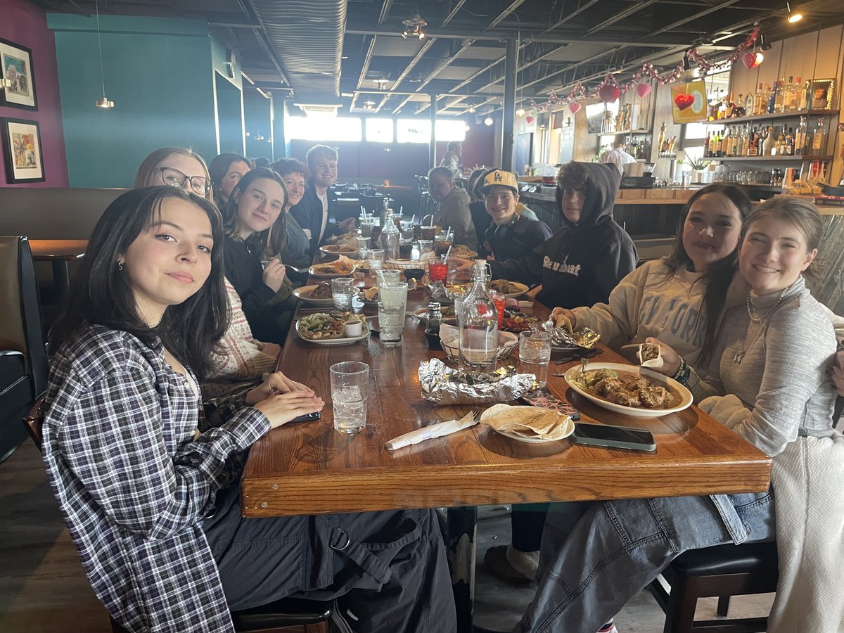 denveracademy's tweet photo. Ms. Gafvert's high school Spanish class has been learning & practicing ordering in a restaurant. They put their knowledge to the test by ordering a meal at a local Mexican restaurant, La Fogata. Students ordered & spoke to the restaurant staff in Spanish. #damustangs https://t.co/Ft15jsSoRD