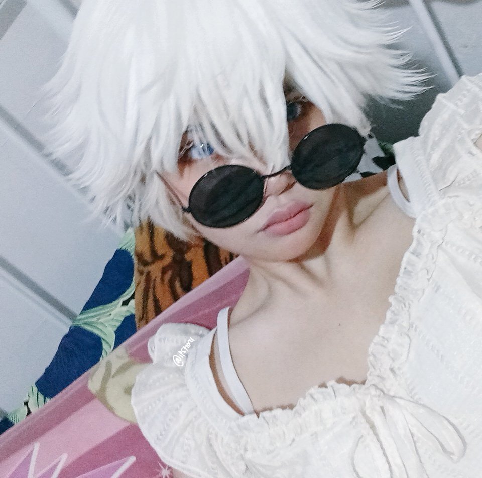 ifs7toru's tweet photo. atp i don't buy dresses for myself but to cosplay gojo in it. https://t.co/OpZwmWmt2n