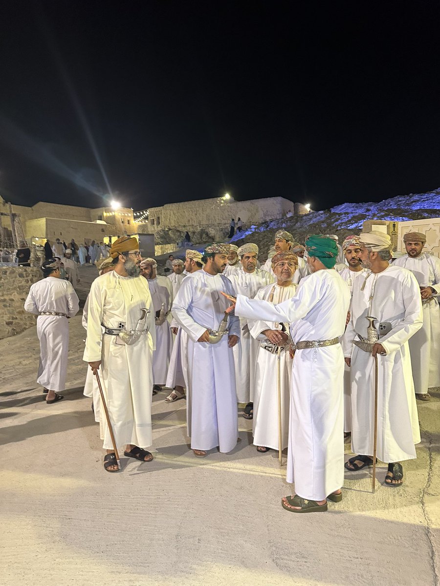 بحمد الله وفقنا في تنظيم ملتقى بهلا بوابة الابتكار وريادة الاعمال وتشرفنا بالعمل في اللجنة الاقتصادية وقد حفل الملتقى بالعديد من البرامج والمناشط وأهمها معرض الابتكار ورواد الاعمال وشتاء قلعة بهلا ومهرجان القصر ومعرض الصور ببوابة بهلا وفعاليات مرمز زوار بسيا وسلوت وبرامج تدريبية