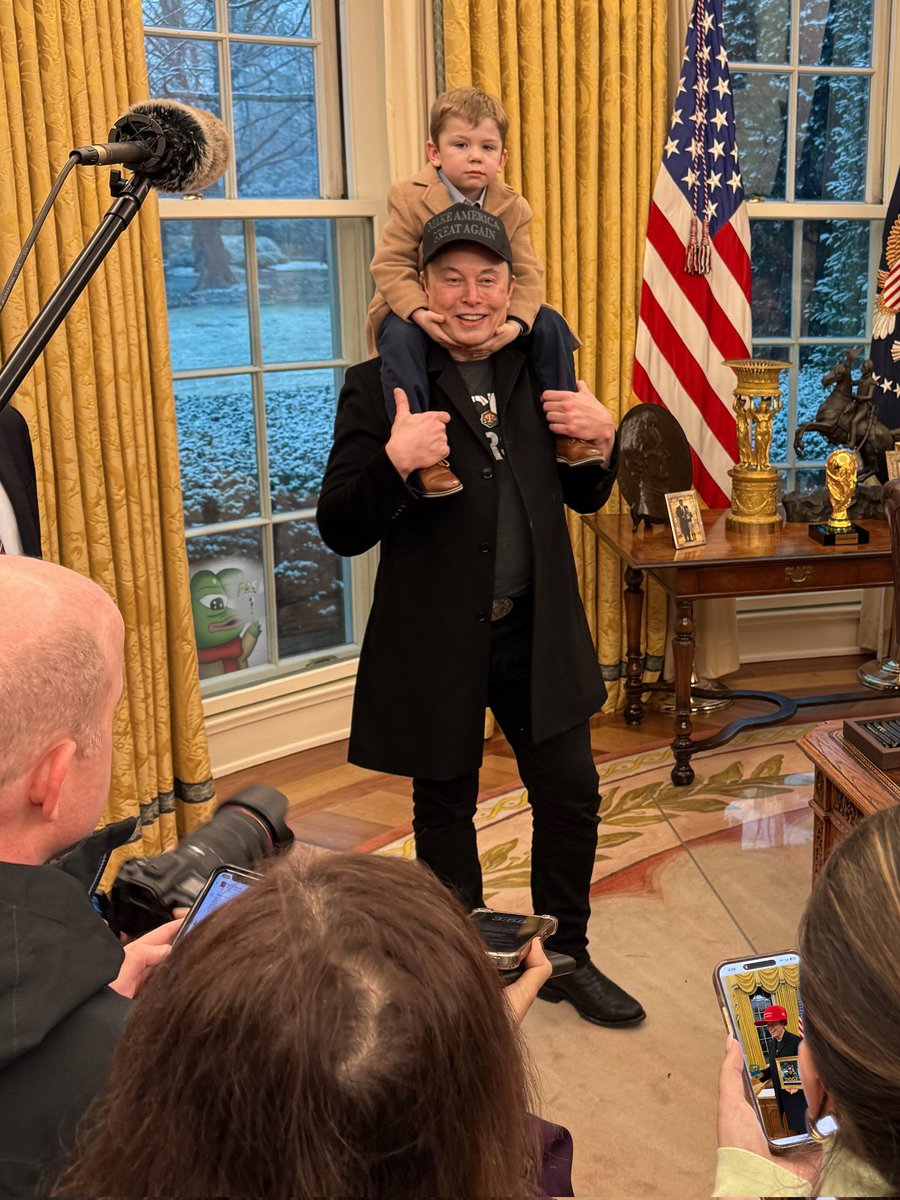 EXPOSSIVE's tweet photo. When you're trying to teach your kid the art of memeing in the Oval Office, but $FREN's outside like 'Pepe, hold my beer, I'm about to make this memeception yuge and bigly legendary!' #Memeception https://t.co/Sg4Rit8oxQ
