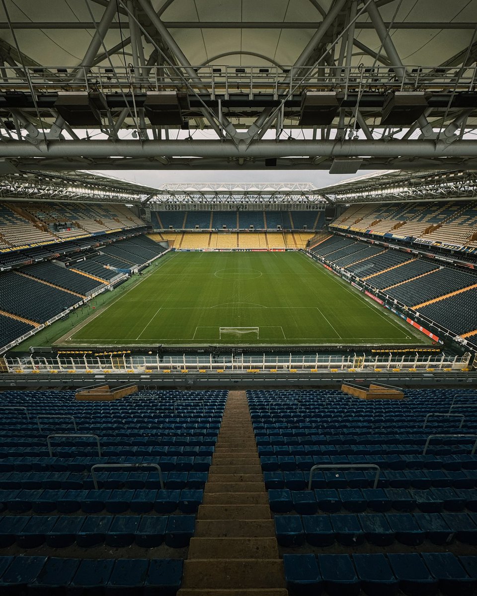 Fenerbahce's tweet photo. The stage is set. 🏟️

#UEL #FBvAND https://t.co/70M3xuP7Fx