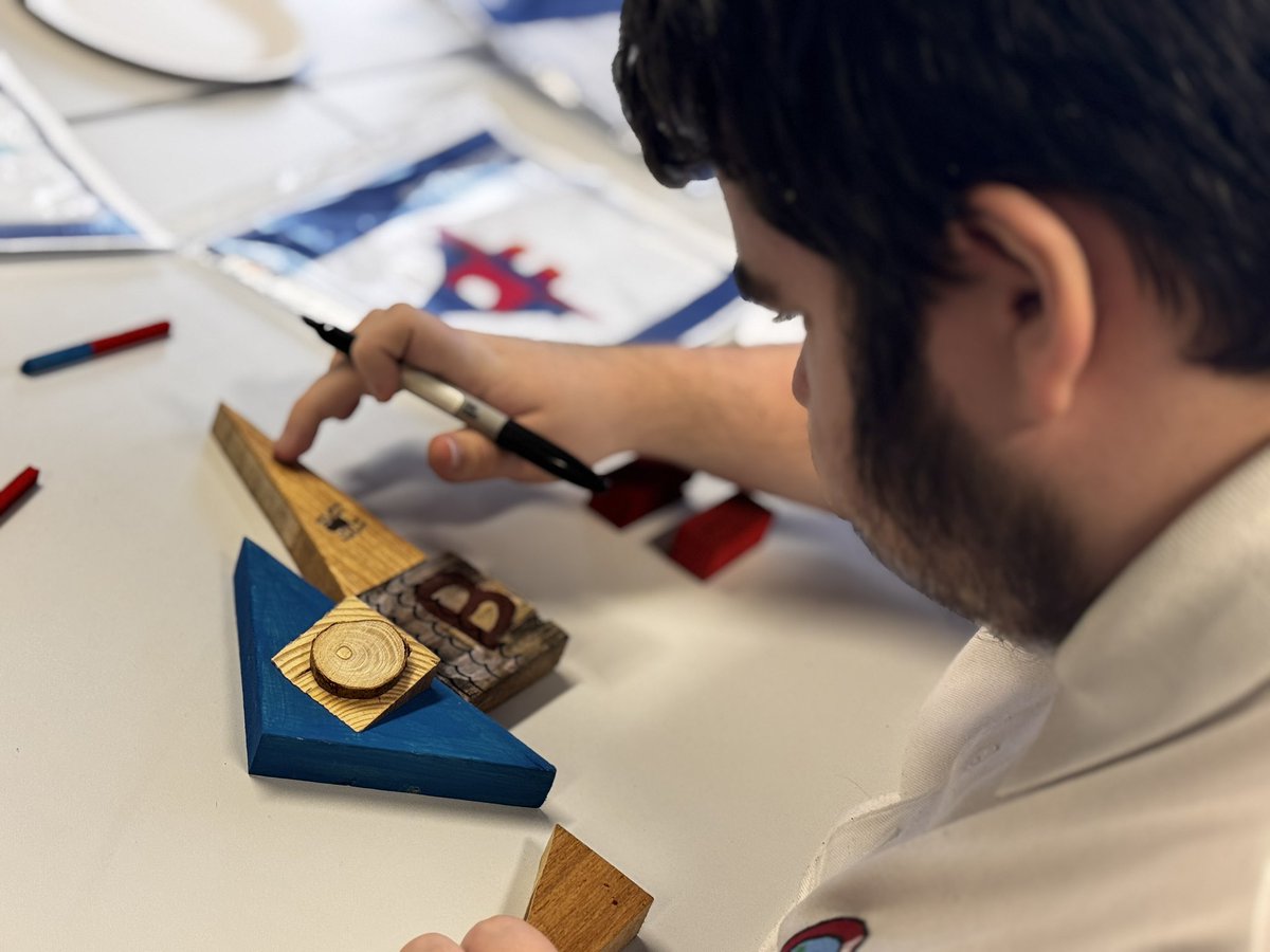 Ysgolpenybryn's tweet image. Our very talented KS5 Production Design learners completed work on their #Spiderman themed models this morning. Excellent work by everyone completing a an #ExpressiveArts lesson looking at how to create a model for a film production!