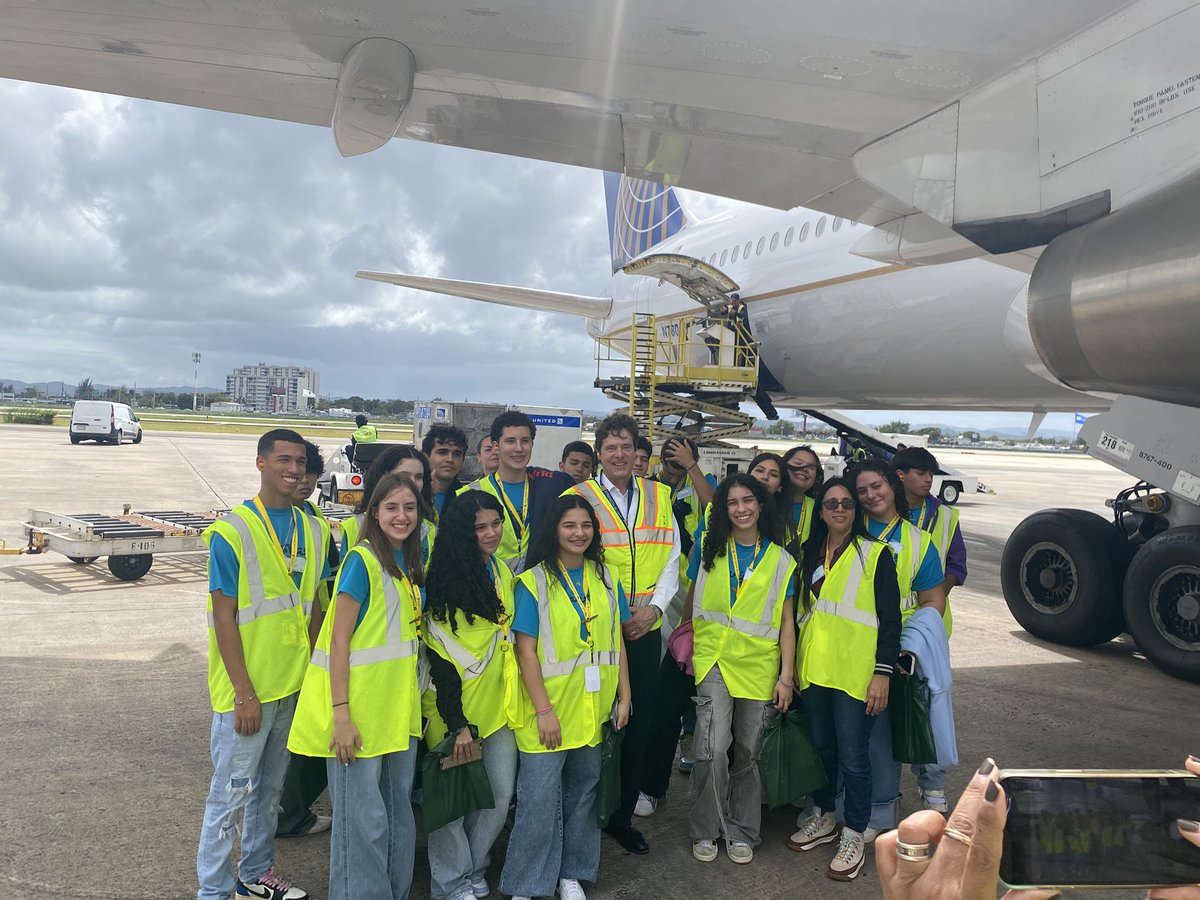 Eveliz Cotto (@evecotto) on Twitter photo We had the opportunity to meet the students from the Colegio Marista where they had the opportunity to see the behind the scenes of our operation here in SJU. #leadingourfuture <a href="/M_SJUUA/">Mary Ann Frese</a> <a href="/XSandozUAL/">Xavier Caraballo-Sandoz</a> <a href="/OJCordova1028/">Orlando Cordova</a> <a href="/MannyPrieto3/">Manny Prieto</a> <a href="/DJKinzelman/">David</a> <a href="/BrendaS_UA/">Brenda</a> We had the opportunity to meet the students from the Colegio Marista where they had the opportunity to see the behind the scenes of our operation here in SJU. #leadingourfuture <a href="/M_SJUUA/">Mary Ann Frese</a> <a href="/XSandozUAL/">Xavier Caraballo-Sandoz</a> <a href="/OJCordova1028/">Orlando Cordova</a> <a href="/MannyPrieto3/">Manny Prieto</a> <a href="/DJKinzelman/">David</a> <a href="/BrendaS_UA/">Brenda</a>