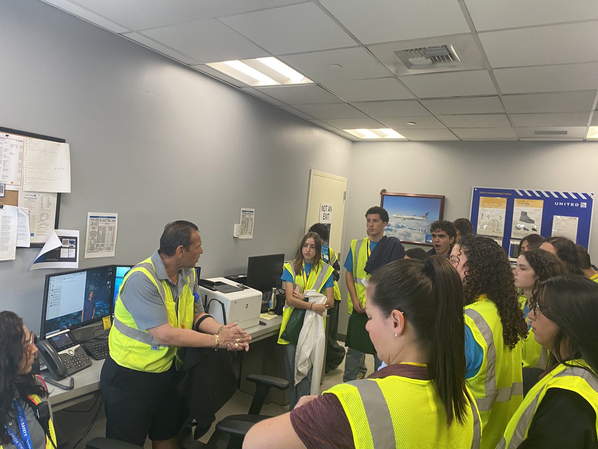 Eveliz Cotto tweet media