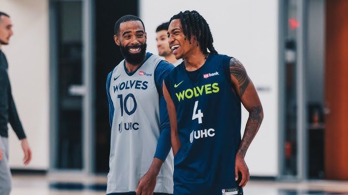 twolveschan's tweet photo. AI and Mike Conley played together in Memphis for a short time during Conley's early years.

Rob Dillingham is similar to AI in terms of shiftiness and confidence. Once Dillingham becomes more effective on offense, there's no better person than Conley to mentor him. https://t.co/vY5YFToSrg