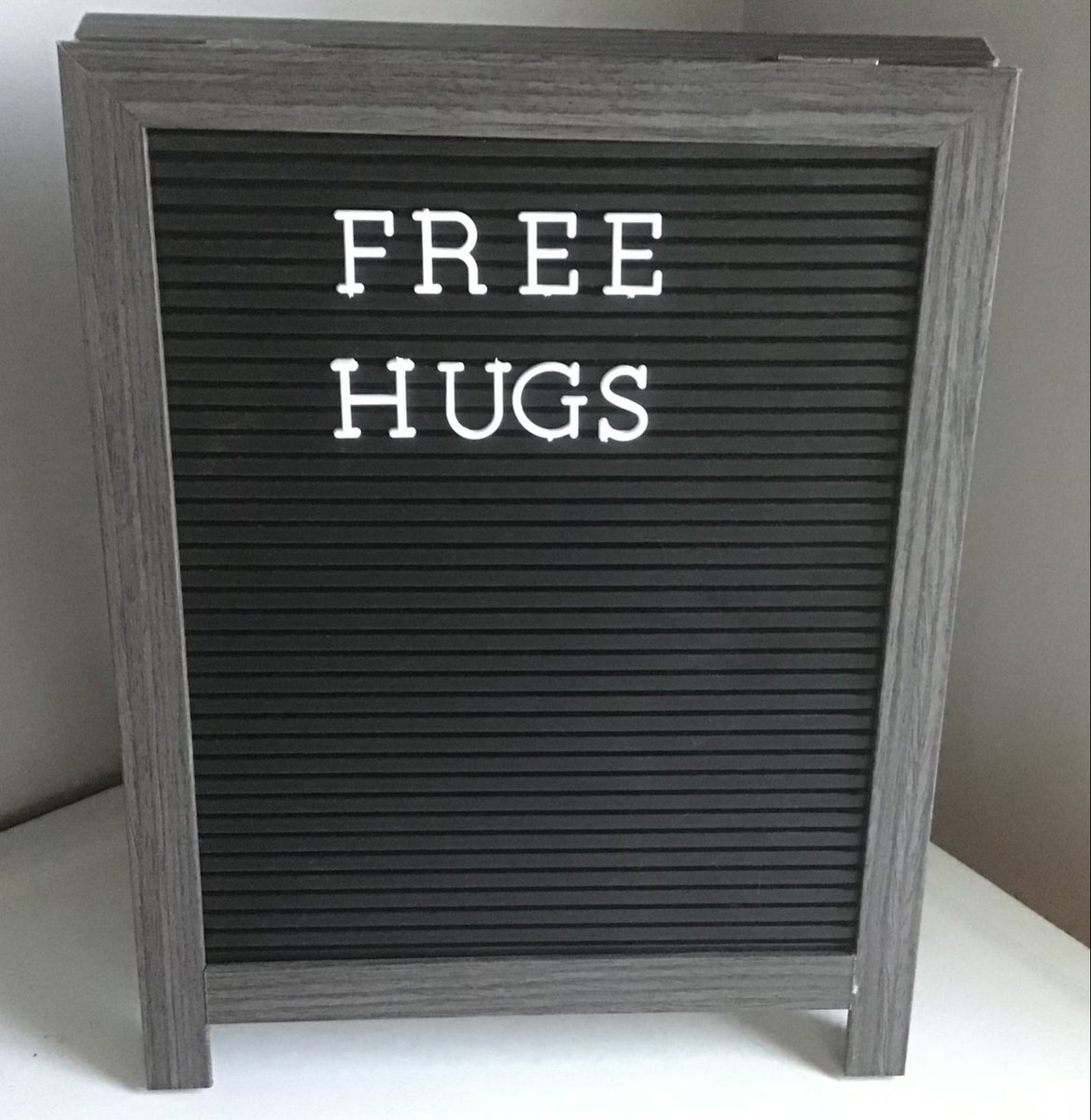 JenGilroy1's tweet photo. For #hugday, the sixth day of #ValentinesWeek, virtual hugs from me to you. #hugday2025 #ValentinesDay https://t.co/0BtzURcxtz