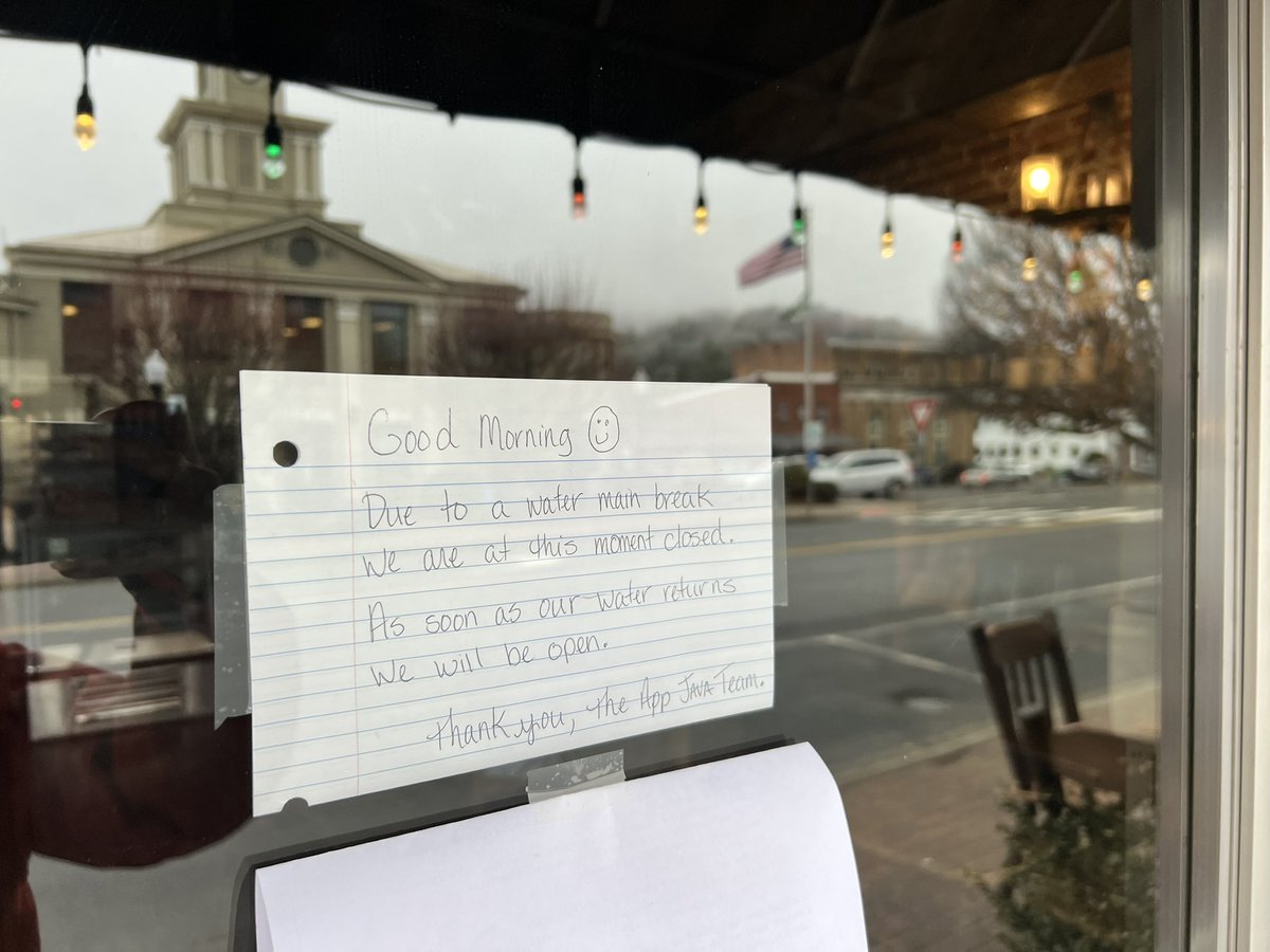 TaylorThompTV's tweet photo. Water is back in Burnsville! Businesses have been closed all morning due to the water system being shut off— but the town has posted on their Facebook page that the large water line break has been repaired. Water has been restored under a boil water advisory. @WLOS_13 https://t.co/wEqcrPrWRd