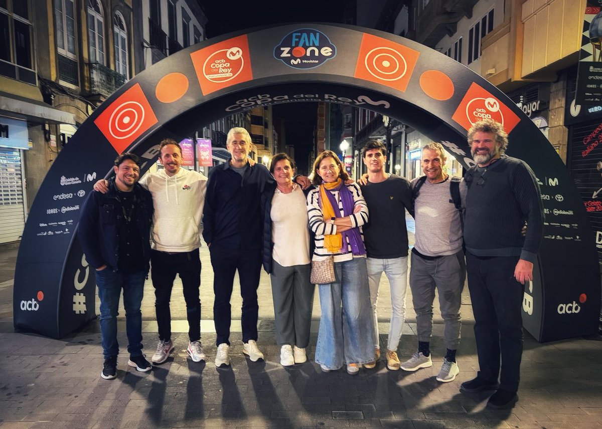 Colgados del Arco 
✊🏻🏀
Equipazo
#CopaACB 
<a href="/colgadosdelaro/">Colgados del Aro by Endesa</a>