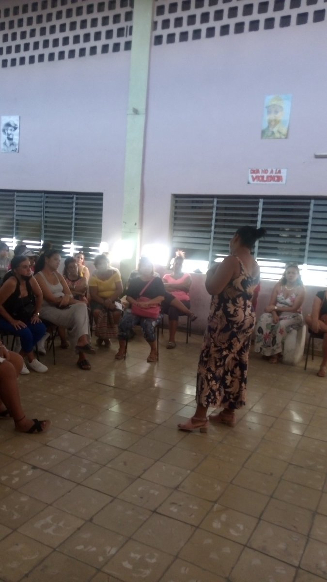Se realiza reunión con familias  de estudiantes de noveno grado en el municipio Cerro, asegurando mayor orientación profesional sobre la  continuidad de estudios, así como  la sensibilización en el proceso de captación de  carreras pedagógicas.
