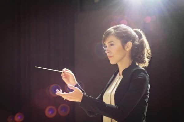 Ella es Gaby Garza, la chica que salía en “Pervert Pop Song” de Plastilina Mosh, además de tener una cierta trayectoria en la escena musical de Monterrey, ahora es directora de orquesta en Seattle, Washington.