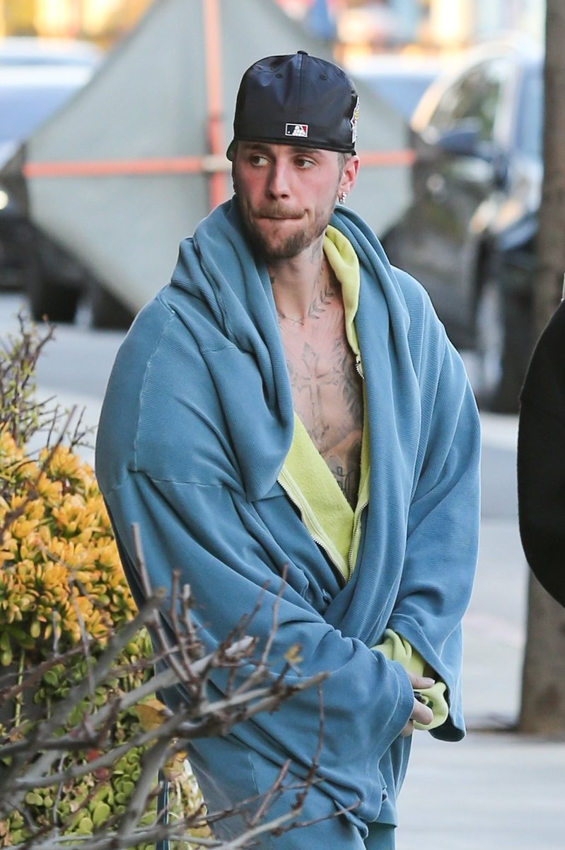 Justin Bieber Army tweet media