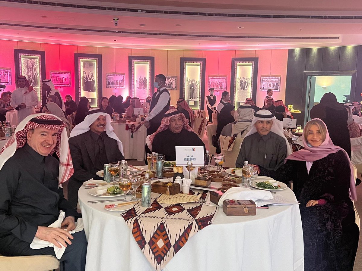 د. فوزية أبوخالد Dr. Fowziyah AbuKhalid (@fabukhalid) on Twitter photo انطلقت مساء أمس الأربعاء تباشير جائزة سمو الأمير محمد بن سلمان للتعاون الثقافي بين المملكة العربية السعودية وجمهورية الصين الشعبية #جائزة_الأمير_محمد_بن_سلمان على أرض مكتبة الملك عبدالعزيز <a href="/KAPLibrary/">مكتبة الملك عبدالعزيز العامة</a> بالرياض بحضور ثقافي وإعلامي متنوع وبكلمة ضافية عن فرادة هذه الجائزة وبعدها انطلقت مساء أمس الأربعاء تباشير جائزة سمو الأمير محمد بن سلمان للتعاون الثقافي بين المملكة العربية السعودية وجمهورية الصين الشعبية #جائزة_الأمير_محمد_بن_سلمان على أرض مكتبة الملك عبدالعزيز <a href="/KAPLibrary/">مكتبة الملك عبدالعزيز العامة</a> بالرياض بحضور ثقافي وإعلامي متنوع وبكلمة ضافية عن فرادة هذه الجائزة وبعدها