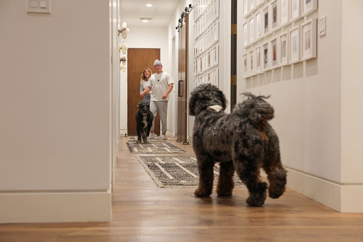 Orioles's tweet image. They picked out a home and called it Holliday House.

View the full gallery while you wait for The Pursuit: A Jackson Holliday Story to drop tomorrow: atmlb.com/4aWBskw