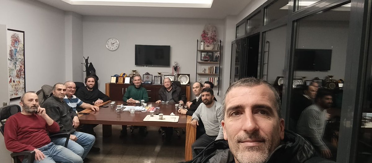 Oruç Reis Mahallesi 1.Bölge haftalık olağan toplantımızı Mahalle Başkanımız Mehmet Yılmaz'ın ve İlçe yönetimi Duran Süzkesen, Meclis üyesi <a href="/ilyasduras/">İlyas Duras</a> katılımlarıyla gerçekleştirdik. <a href="/RTErdogan/">Recep Tayyip Erdoğan</a> <a href="/mt_goksu/">Mehmet Tevfik Göksu</a> <a href="/EmrullahErkus/">Emrullah ERKUŞ</a> @VedatDestek <a href="/murattemur51/">Murat Temur</a> <a href="/HarunAsartepe/">harun asartepe</a>