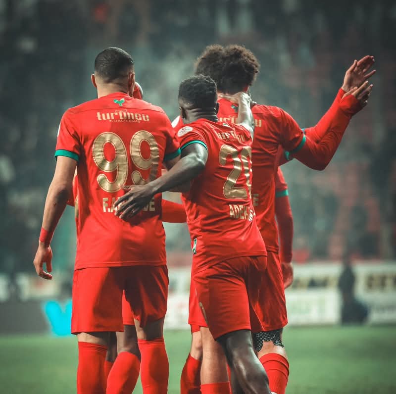 Toprak3619's tweet photo. Amed spor zar zor bandirmayi yendi https://t.co/EqB16hPLQ7