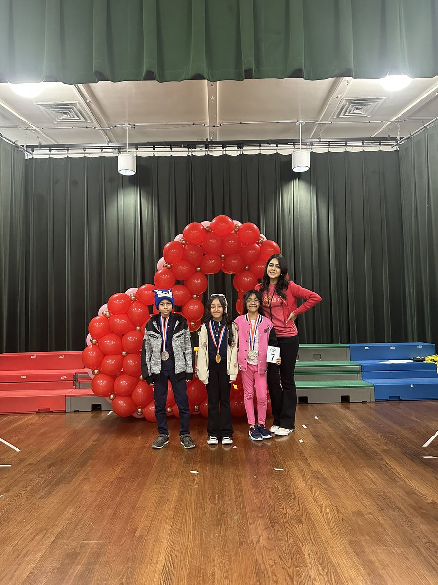 Congratulations to all our Spanish spelling bee participants, they did an amazing job👏🏽 Marlen in first place🥇 Sofia as the runner up🥈 and Darek in third place 🥉We are so proud of y’all! 🏆🐝 @fortworthisd <a href="/Aguilera_RJW/">Javier Aguilera</a> <a href="/CC_Renteria/">Christine Cano Renteria</a> @CharlieGarciaFW <a href="/FWISD_EBN3/">Emergent Bilingual Programs FWISD</a>