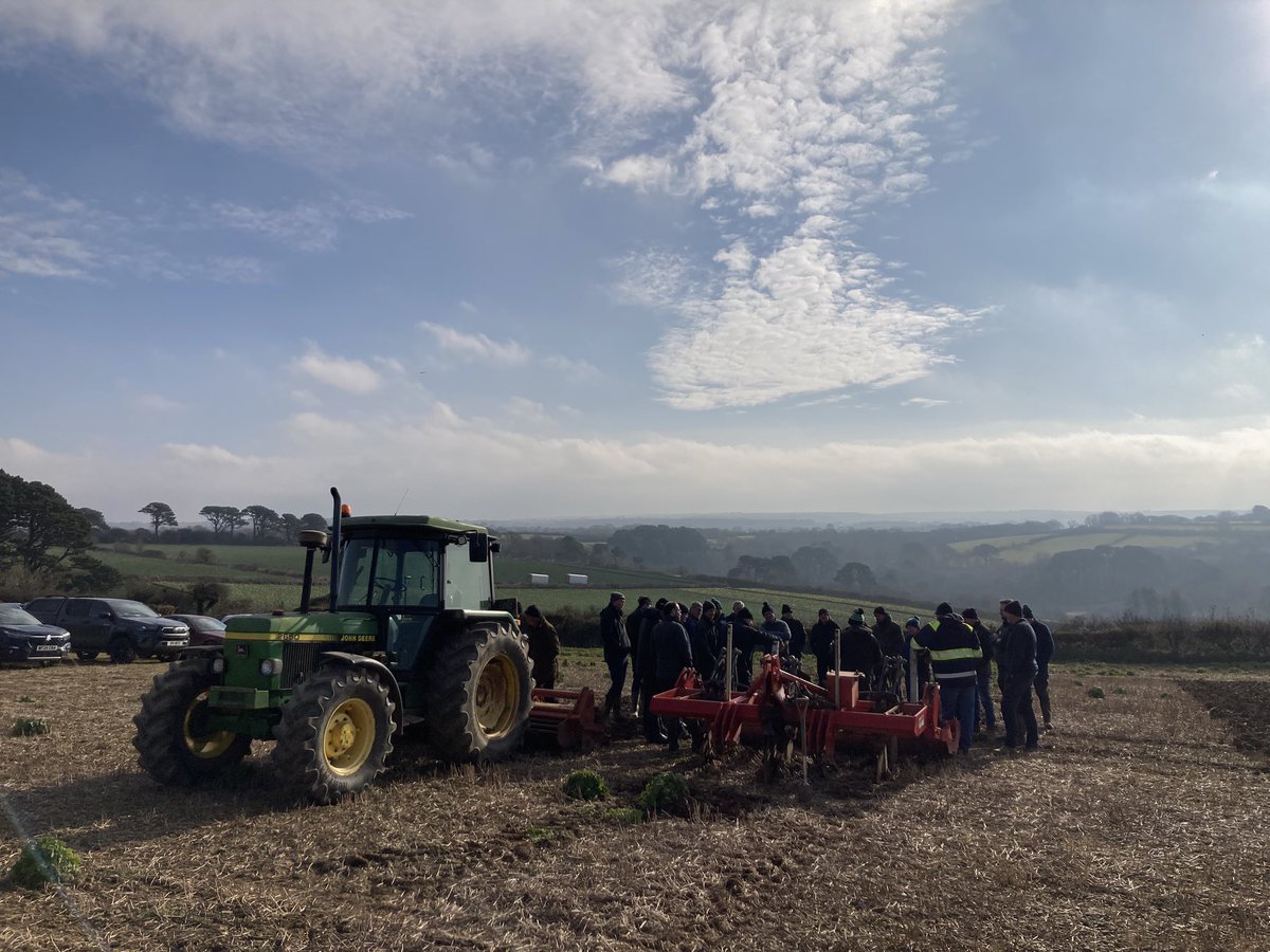 cereals_sw's tweet image. Excellent day with @monitorfarm & @andynewbold Tackle, tillage & tin mines - it could only be Camborne. Thanks all, see you next time. @steanbowfarms tomorrow. @AHDB_Cereals