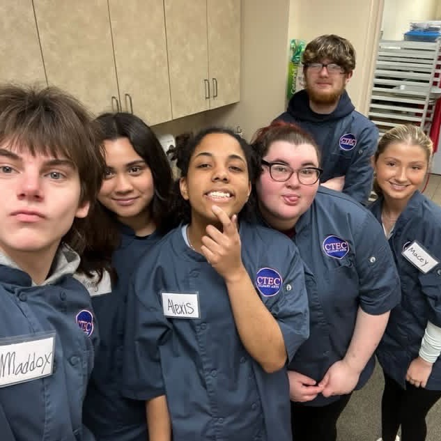 SCSCTEC's tweet photo. Thank you to Columbiana United Methodist Church for allowing our Culinary & Hospitality students the opportunity to serve at their Valentine's Day lunch for senior citizens in the community! They had a great experience! #Pathways2Success https://t.co/XeDk5JdH4N