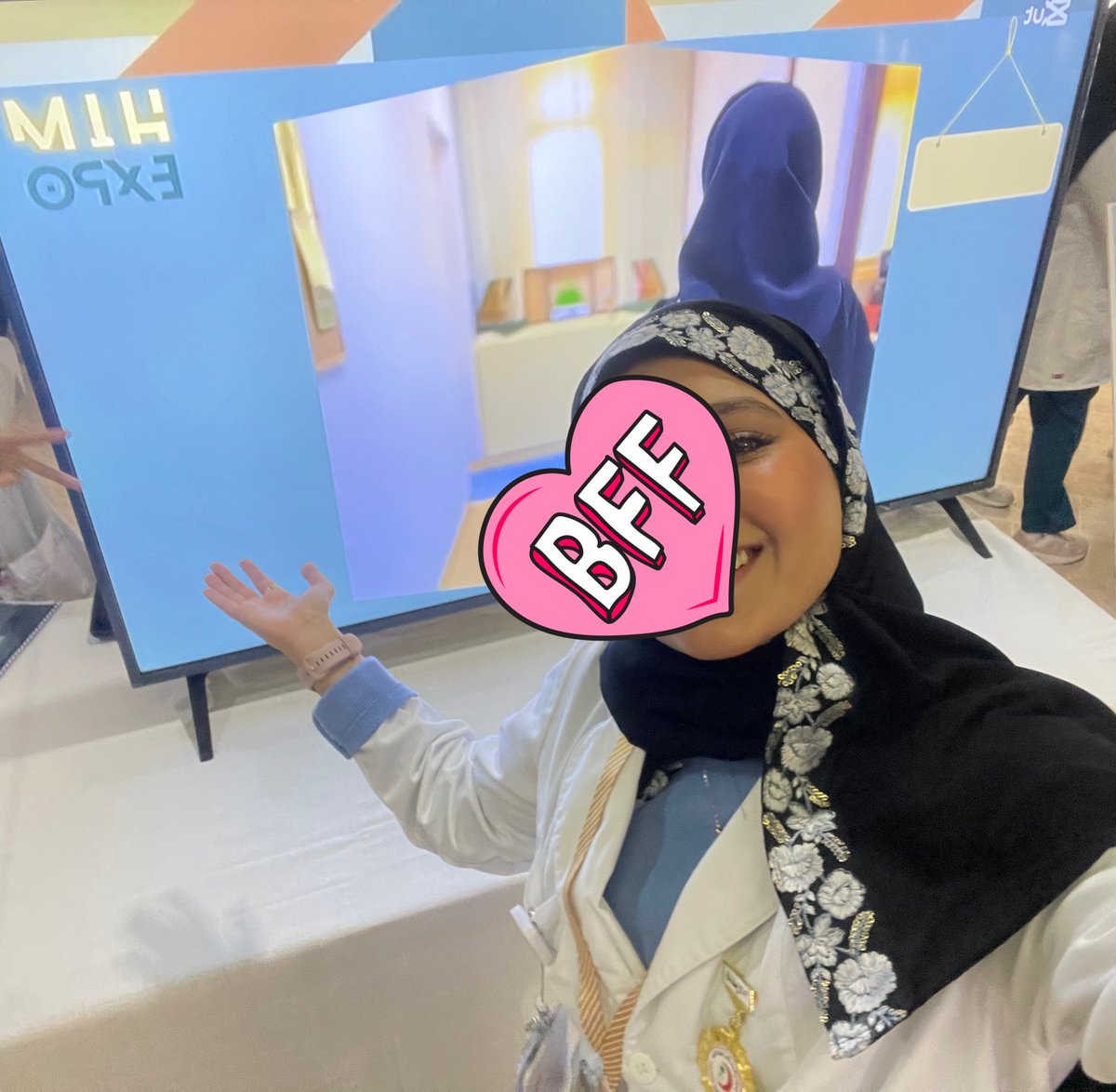 اليوم المُنتظر بالمعنى الحرفي!!💫💓
صرت فيه ممثلة، مودل، اخصائية ادارة معلومات صحية، ومصورة، وكل شيء ممكن تتصوروه😅
لكن أهم شيء اني كنت مبسوطة جدًا بمخرجاتنا والناس الحلوة اللي حضرت🥹
#HIM_EXPO ١٢ فبراير ٢٠٢٥، يوم للذكرى💝