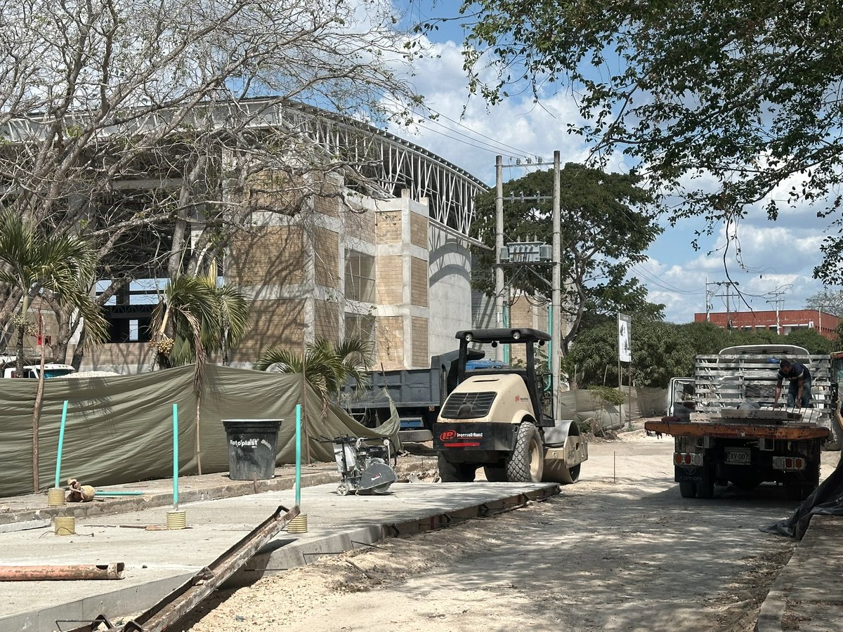 luisrubianof's tweet photo. Que bueno ver todas las obras que se ejecutan al interior de #Unisucre sede Puerta Roja. Mi Alma Mater. https://t.co/gct3HTKiyj