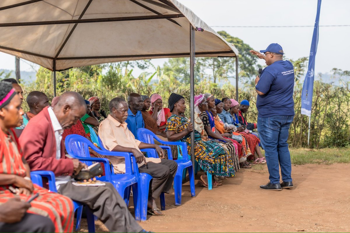 LindaEvelyn_N's tweet photo. Empowering communities with digital access!
Today in Kalongo, Kalungu, we distributed 181 solar-powered tablets. Through the UCUSAF program, @UCC_Official is bridging the digital gap by providing both devices & essential skills for a more connected Uganda.
#UCCYange | #UCUSAF | #BridgingTheDigitalDivide | @UCC_ED