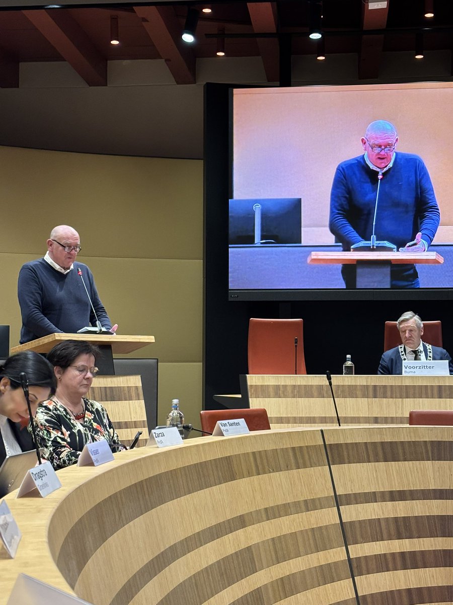 Gesteggel over ligplaatsen, wat ons betreft is dat verleden tijd. Daarom schreef Cees een prachtige motie die vandaag door Hayo werd ingediend. De motie werd met algemene stemmen aangenomen.