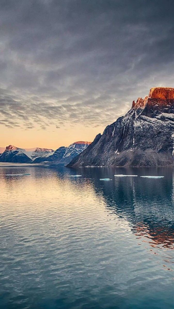 Por esta razón recibí misericordia, para que Cristo Jesús mostrase, toda su clemencia, para ejemplo de los que habían de creer en él para vida eterna. Por tanto, al Rey inmortal, invisible y único Dios, sean la honra y la gloria por los siglos de los siglos. Amén.
1 Tim 1:16,17🙏