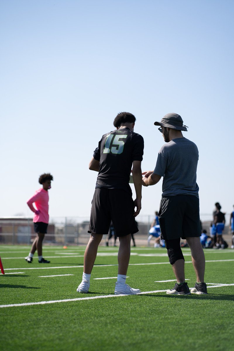 Elijah Pinnick (@elijahpinnick) on Twitter photo %1
6'0 165lbs
C/O 2028
14 YO
Hudl: hudl.com/v/2RTYaX
<a href="/TxThreat7v7/">Texas Threat</a> <a href="/FlightSkillz/">Coach Flight</a> <a href="/Coach_Luis1/">Coach Luis</a> <a href="/Jacob_A_Johnson/">JJ</a> %1
6'0 165lbs
C/O 2028
14 YO
Hudl: hudl.com/v/2RTYaX
<a href="/TxThreat7v7/">Texas Threat</a> <a href="/FlightSkillz/">Coach Flight</a> <a href="/Coach_Luis1/">Coach Luis</a> <a href="/Jacob_A_Johnson/">JJ</a>