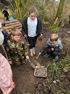 NectonFS's tweet image. Great last session before our half term break. Huge amount of teamwork to rebuild and improve their den, @NectonY1  are so comfortable in this outdoor environment, they always find things to create or explore, love being a part of their world.