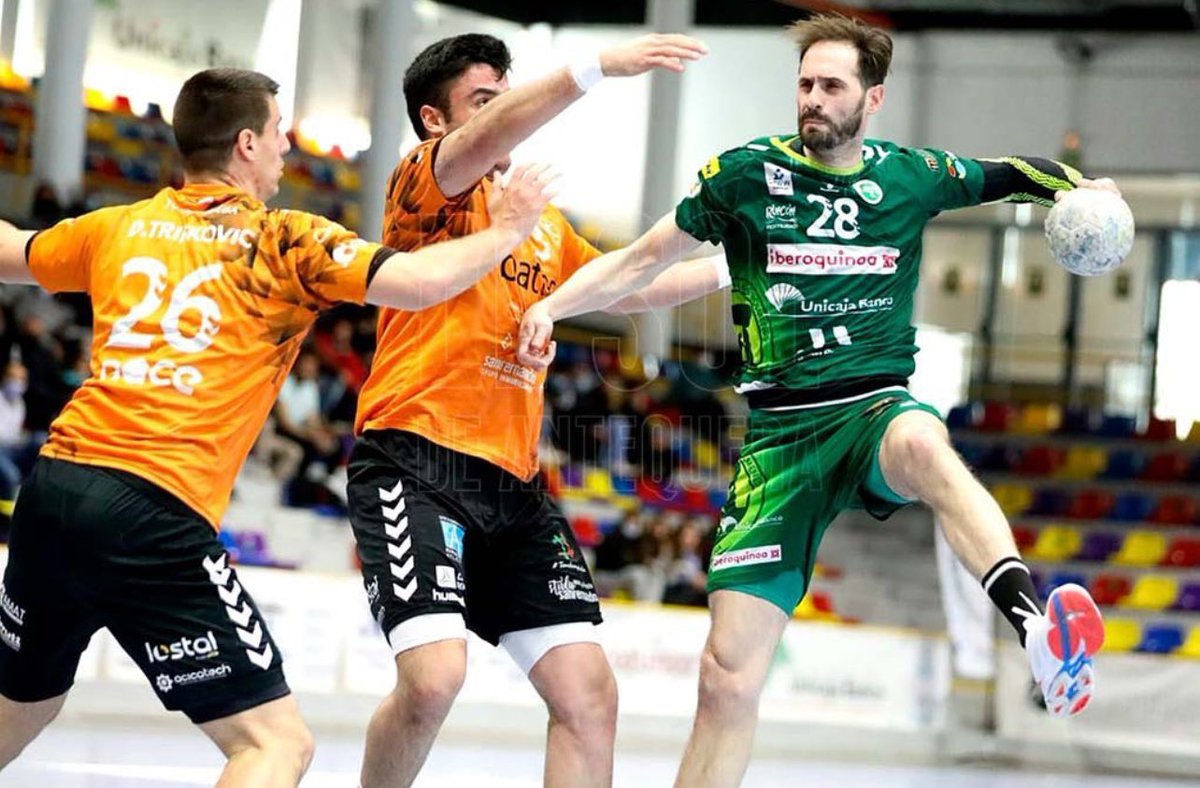 🧐💚 𝑪𝑨𝑹𝑨𝑺 𝑪𝑶𝑵𝑶𝑪𝑰𝑫𝑨𝑺

🔙 Este sábado volverán al Pabellón Fernando Argüelles tres jugadores con pasado en el @DolmenesATQBM: <a href="/Alexdm_23/">Alex Díaz</a>, <a href="/Angel7Perez/">Angel Perez de Inestrosa</a> y <a href="/Silva_Jorge_28/">Jorge Silva</a>.

#DeporteAntequerano💚