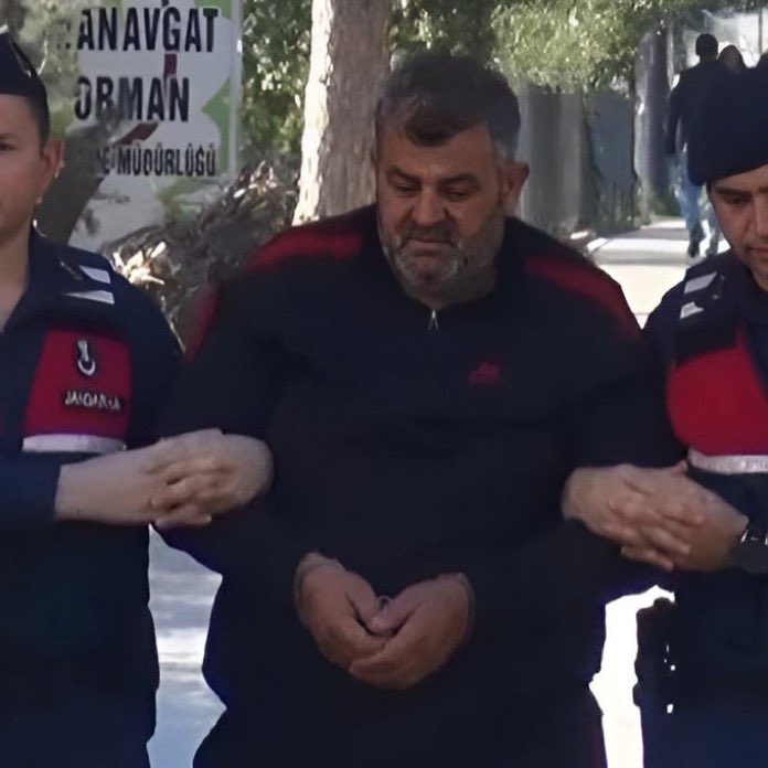 metropolmedya_'s tweet photo. Depremde 103 kişiye mezar olan Kule Apartman’ın müteahhiti Ömer Cihan, uzun tutukluluk süresi gerekçesiyle serbest bırakıldı. https://t.co/sM0s9SiJtI