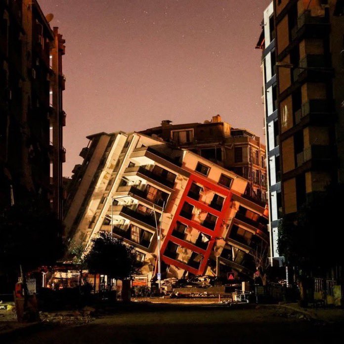 metropolmedya_'s tweet photo. Depremde 103 kişiye mezar olan Kule Apartman’ın müteahhiti Ömer Cihan, uzun tutukluluk süresi gerekçesiyle serbest bırakıldı. https://t.co/sM0s9SiJtI