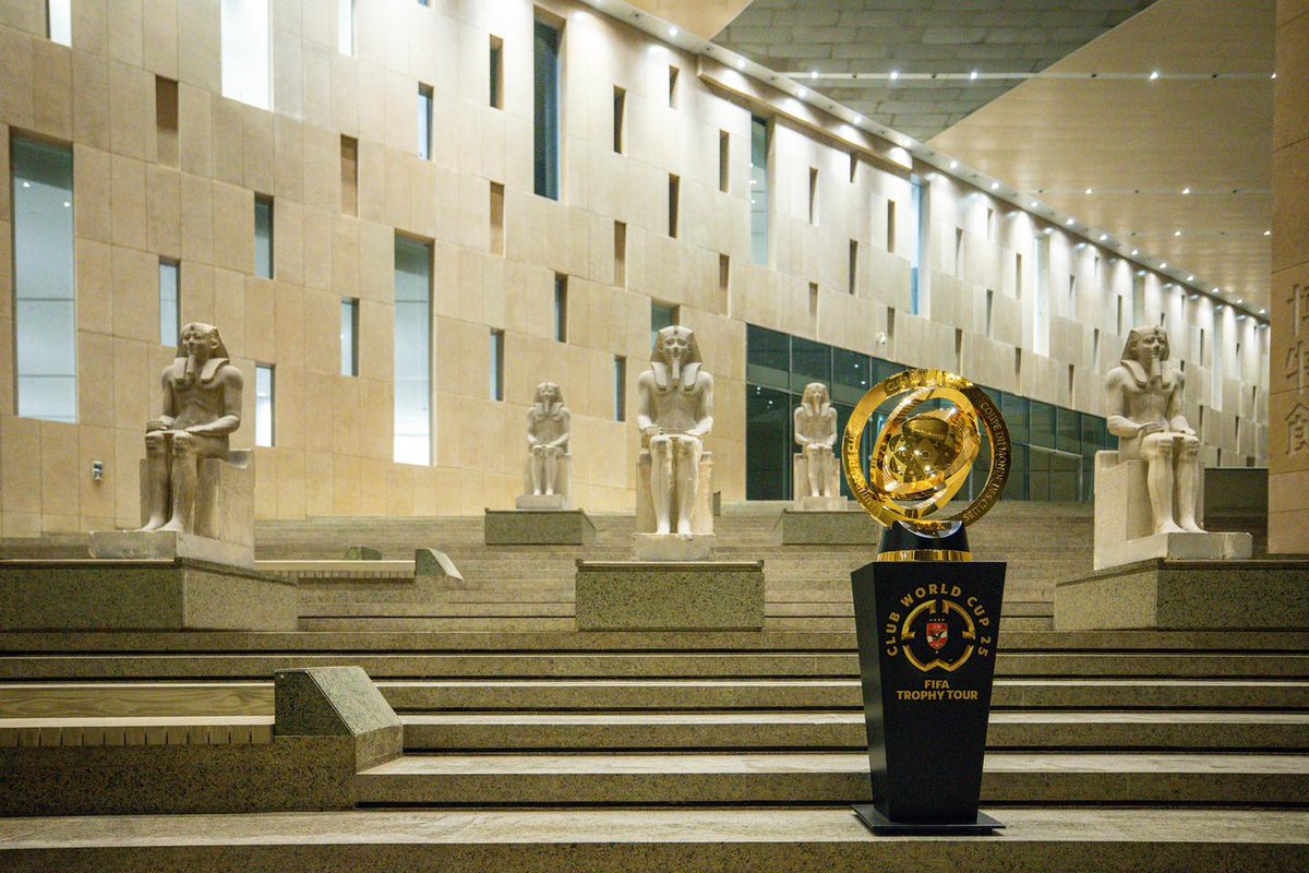 Yallakoranow's tweet photo. كأس العالم للأندية في جولة للمتحف المصري وأهرامات الجيزة 🇪🇬🏆 https://t.co/Fs7d2G9KNT