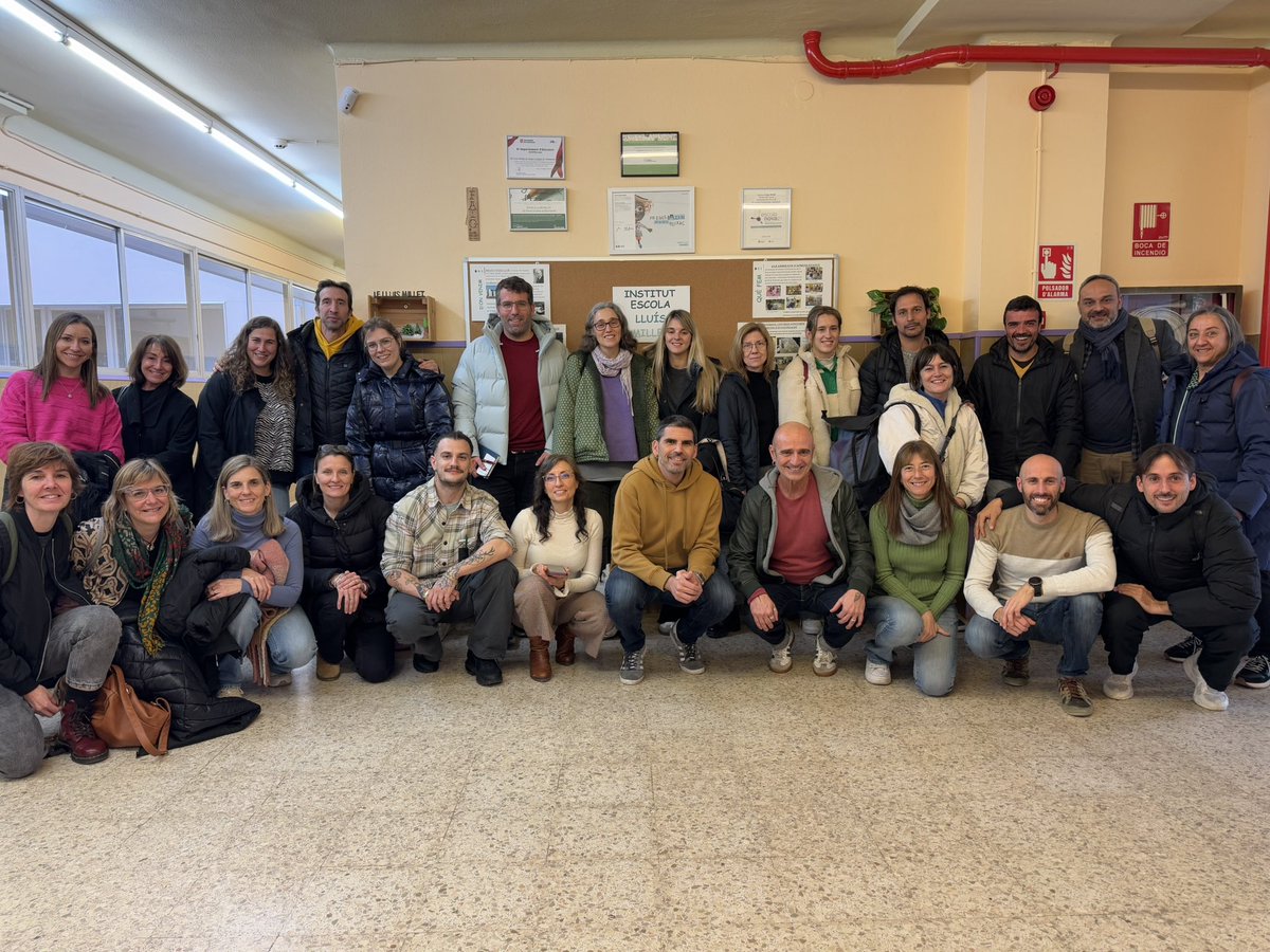 Institut Escola Lluís Millet (@escolamillet) on Twitter photo Avui hem rebut la visita de 3 instituts escola de la Barcelona Nord! Els equips directius i coordinacions, acompanyats d’assessors del consorci. Gràcies per la vostra visita i entusiasme per la transformació pedagògica. <a href="/crpsantacolomag/">SE Santa Coloma de Gramenet</a> <a href="/InnovacioE/">Innovació Educativa, Departament Educació</a> <a href="/futurseducacio/">Fòrum Els Futurs de l’Educació</a> <a href="/educaciocat/">Educació</a> Avui hem rebut la visita de 3 instituts escola de la Barcelona Nord! Els equips directius i coordinacions, acompanyats d’assessors del consorci. Gràcies per la vostra visita i entusiasme per la transformació pedagògica. <a href="/crpsantacolomag/">SE Santa Coloma de Gramenet</a> <a href="/InnovacioE/">Innovació Educativa, Departament Educació</a> <a href="/futurseducacio/">Fòrum Els Futurs de l’Educació</a> <a href="/educaciocat/">Educació</a>