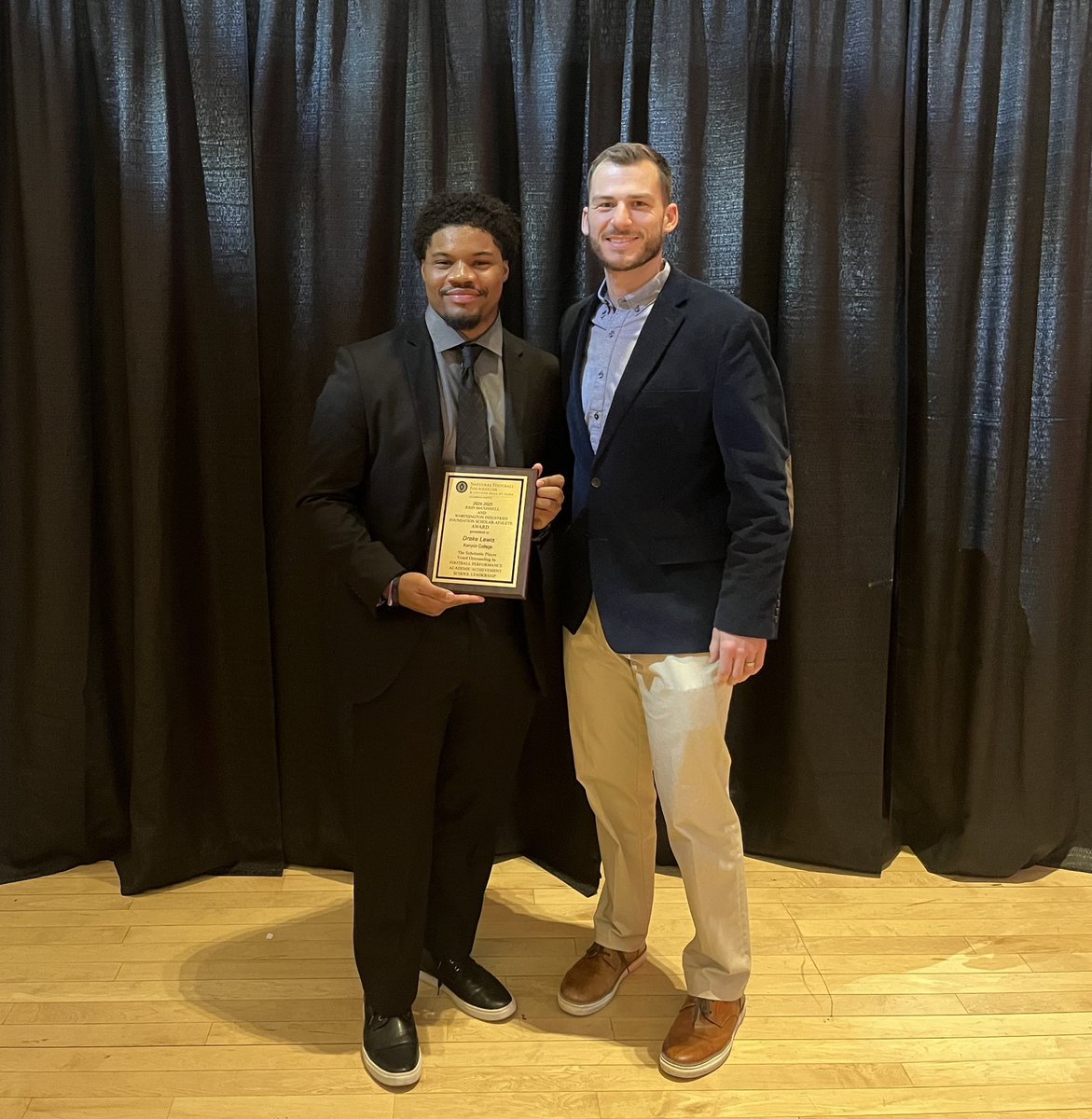 KenyonFootball's tweet photo. On Monday, Senior Drake Lewis was recognized by @NFFNetwork as Kenyon’s 2024-2025 scholar-athlete recipient. This award is given to students-athletes who excel in football performance, academic achievement and school leadership. Congratulations Drake!🦉

#GoOwls #TakeFLIGHT https://t.co/3ldxNrV3TQ