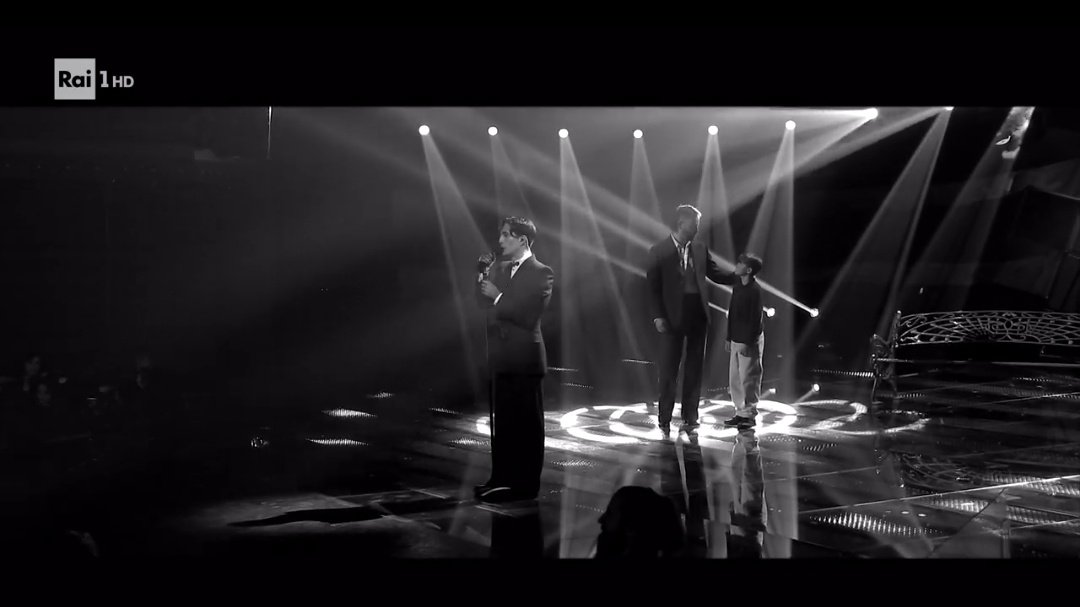 Giusy_Ultimo's tweet photo. questo è quello che definisco SPETTACOLO giuro ho i brividi ovunque ad ascoltare la voce di Damiano #Sanremo2025 https://t.co/zzGDHqRjAs