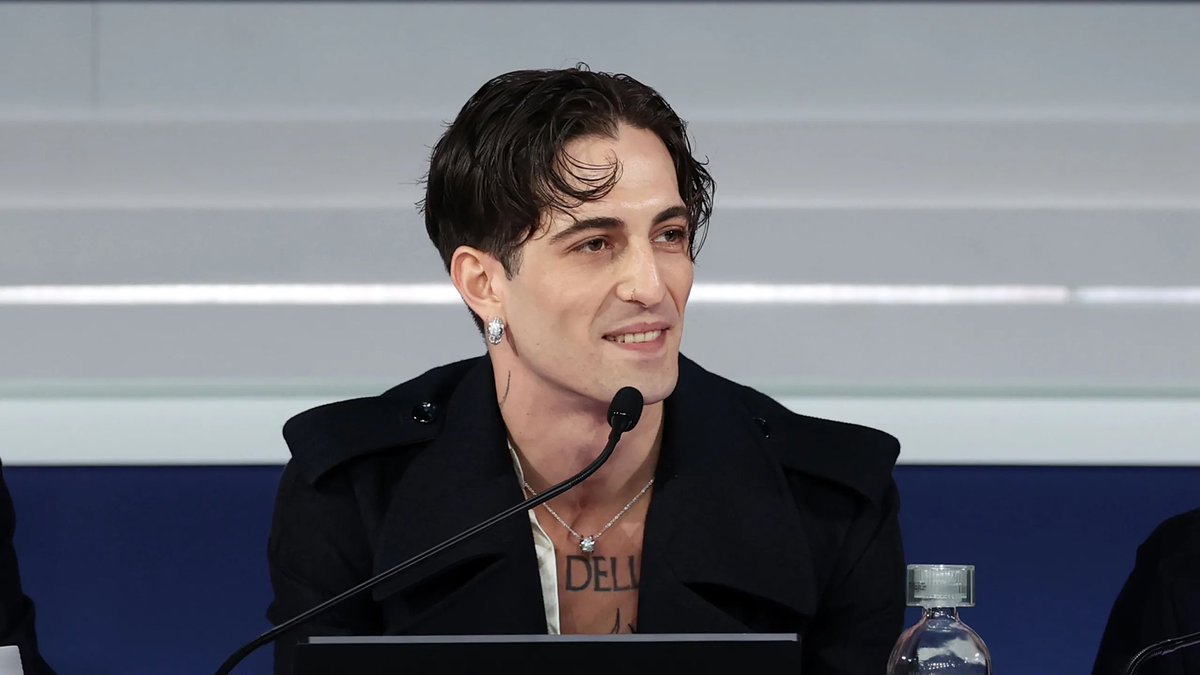 buter2a's tweet photo. #Sanremo2025 Damiano. https://t.co/aDKuMFplyy