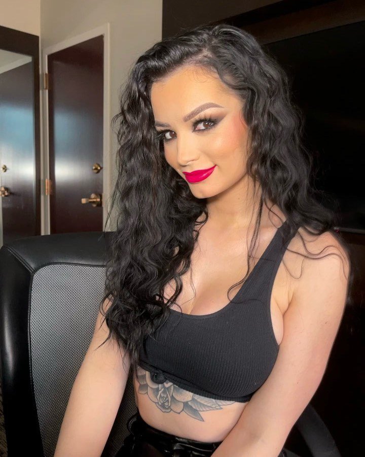 WrathofHarley's tweet photo. This gorgeous woman is always my #WCW. https://t.co/nnxeuNtBG0