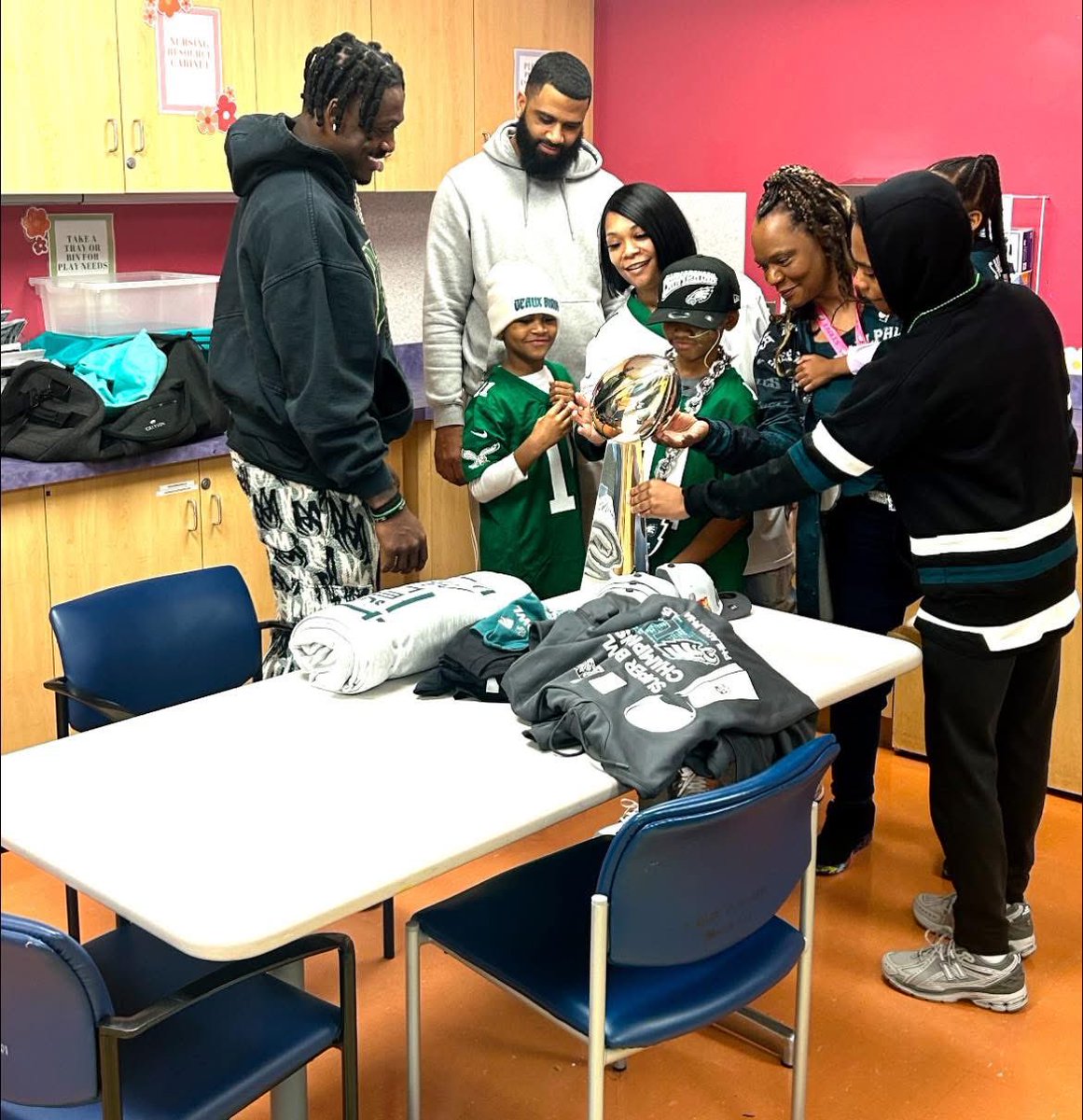 AJ Brown is a man of his word. 💚🦅👏🏼

AJ visited the young boy who needed brain surgery after saving his sister from debris after the Philly plane crash. The boy woke up from surgery early last week asking if he had missed the Eagles in the Super Bowl.