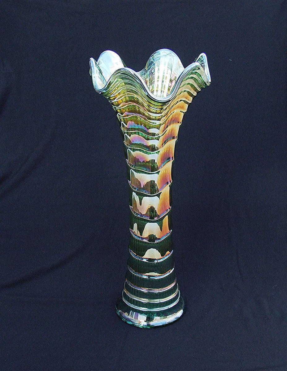 Imperial 'Ripple' Carnival glass ruffled vase
#VintageShowAndSell 
<a href="/EverRotating/">Ever Rotating 🌼 Vintage Retro ♻️</a> 
 etsy.me/3Qd0JgZ
