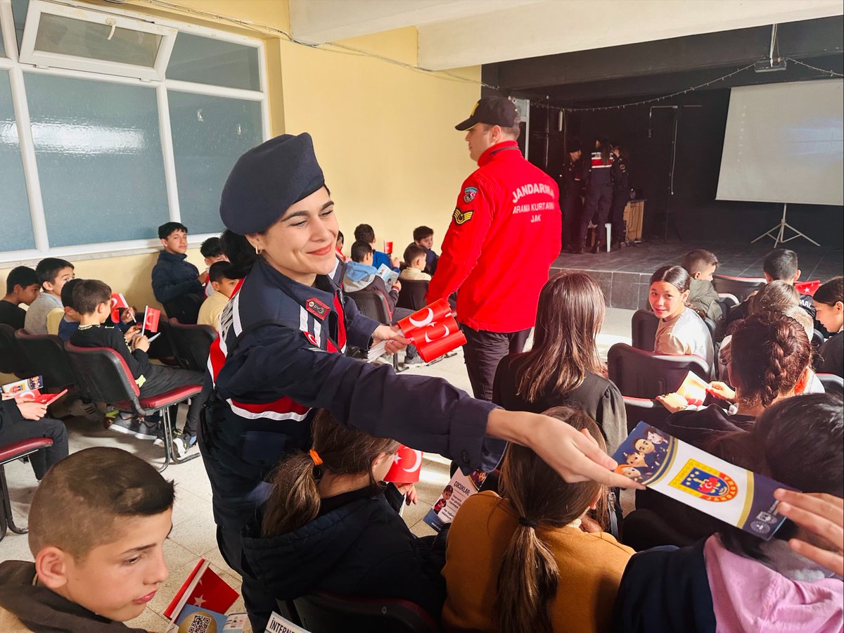 facebook.com/photo?fbid=154…